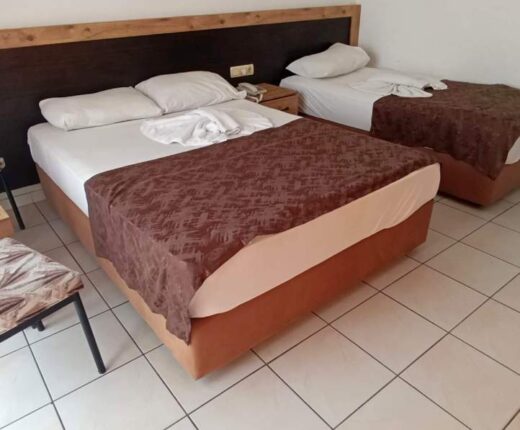 Trible Oda (Bir adet tek kişilik yatak ve 1 adet çift kişilik Yatak) Kleopatra Bebek Otel - Alanya 08 Trible Oda (Bir adet tek kişilik yatak ve 1 adet çift kişilik Yatak) Kleopatra Bebek Otel - Alanya 08